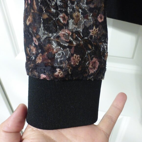 FOREVER 21 black floral lace bomber jacket - Picture 8 of 8